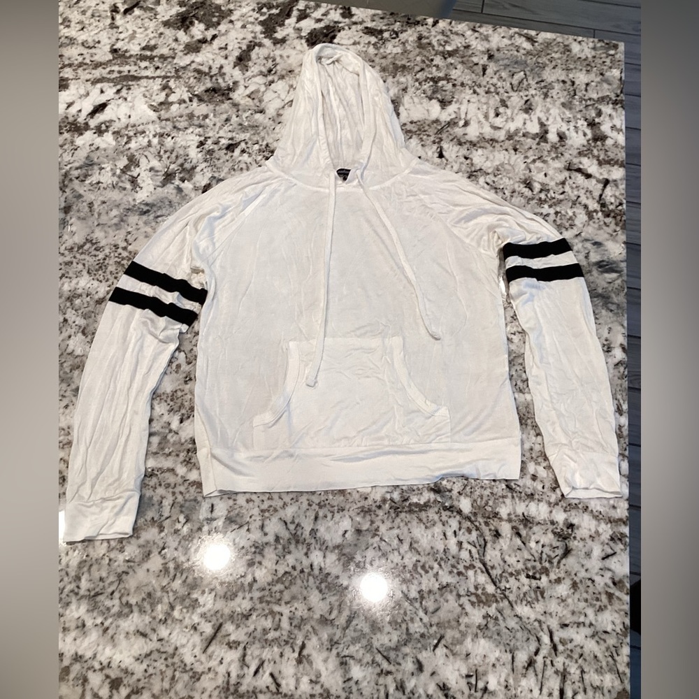 Ambiance, M, Cream Black Sweater w/hood